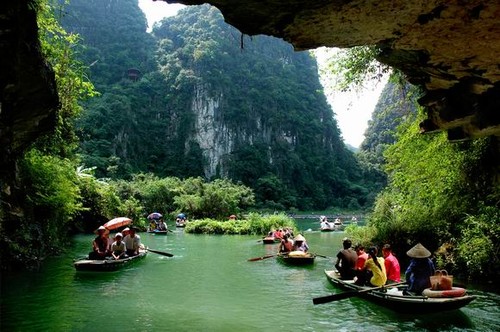 Trang An eco-tourism site in Ninh Binh province - ảnh 2